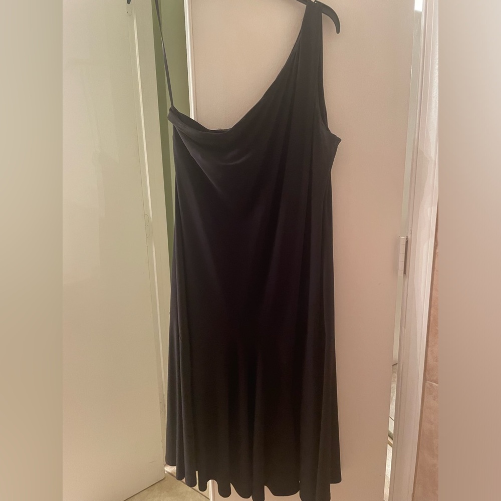 Size 16 perfect black dress for any occasion